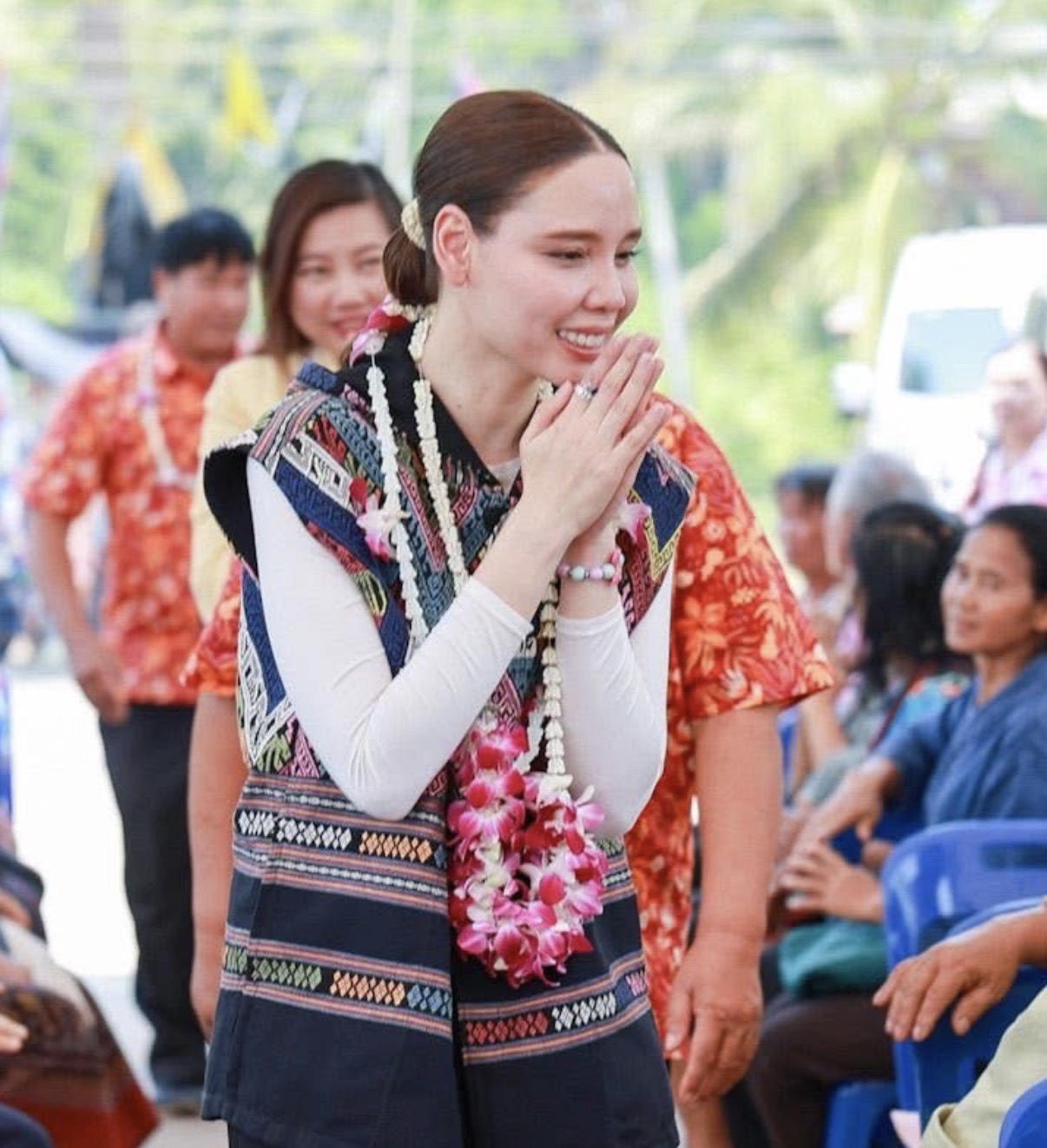 &ldquo;&lsquo;สงกรานต์ไทย&rsquo; ดันประเทศไทยขึ้นอันดับ 1 โลกเดือนเมษายน 2569 คาดเงินสะพัดกว่า 3 หมื่นล้านบาท รมว.วธ.ชวนเที่ยวต่อทั่วไทย พร้อมขอบคุณคนไทยทั้งประเทศร่วมเป็นเจ้าภาพต้อนรับโลก &ndash; แบรนด์ระดับโลกหยิบ &lsquo;ส้มตำ&rsquo; ต่อยอด Soft Power ไทยสู่แฟชั่น&rdquo;