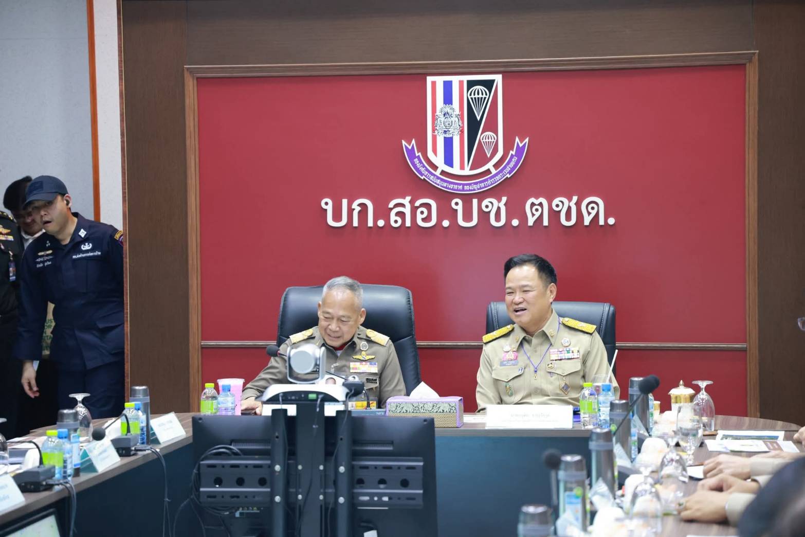 ราชเลขานุการในพระองค์พระบาทสมเด็จพระเจ้าอยู่หัวพร้อมด้วยนายกรัฐมนตรี และคณะ ลงพื้นที่ติดตามความก้าวหน้าโครงการพัฒนาจังหวัดเพชรบุรี บูรณาการบริหารจัดการน้ำตามแนวพระราชดำริ สู่การยกระดับคุณภาพชีวิตประชาชน